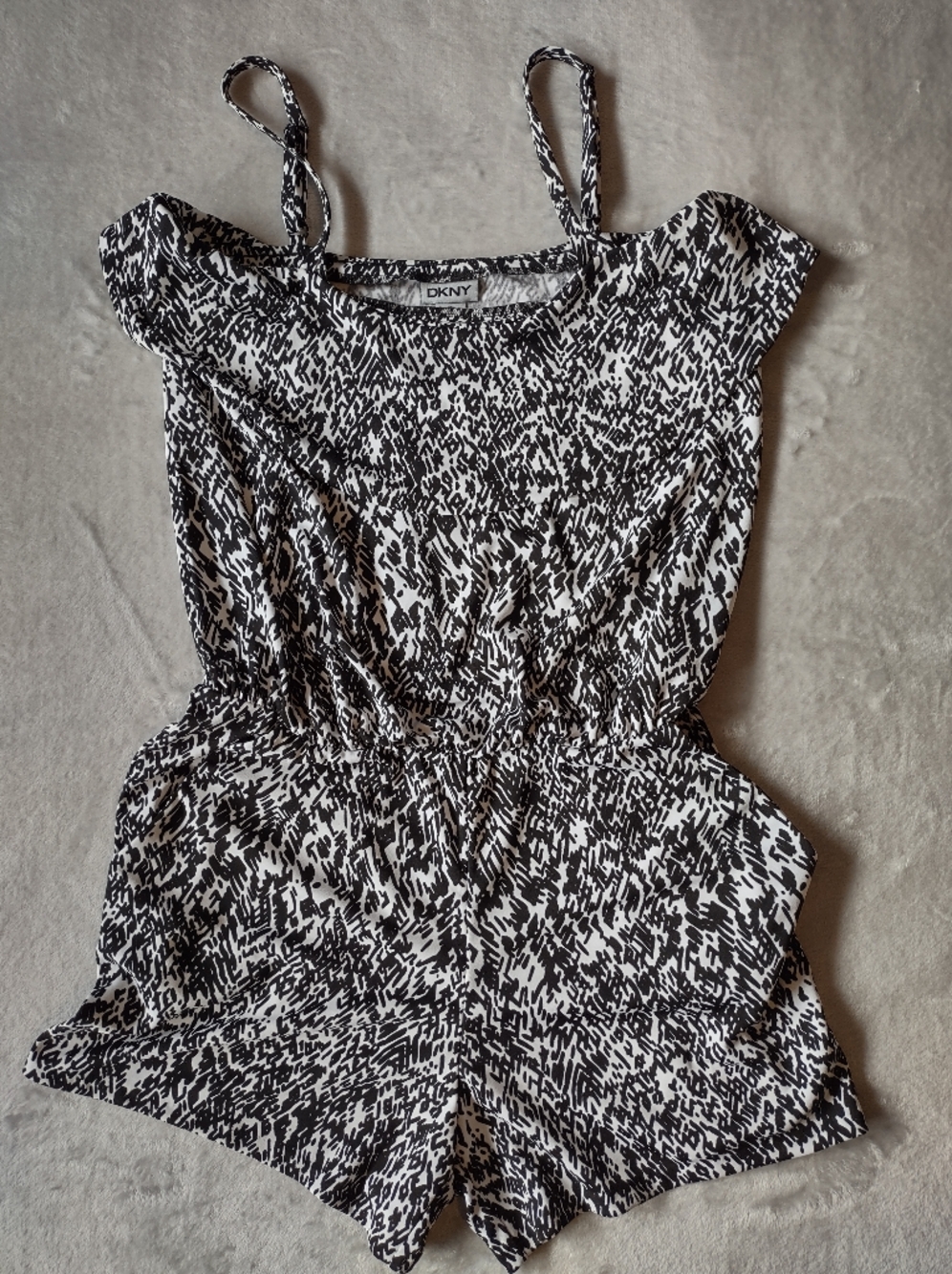 DKNY Printed Romper – Size XS (NWT)
